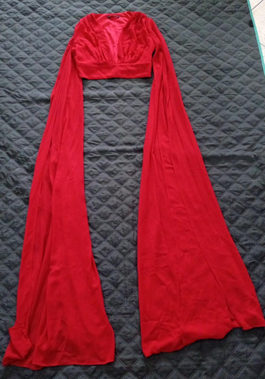 blusa roja mangas flare