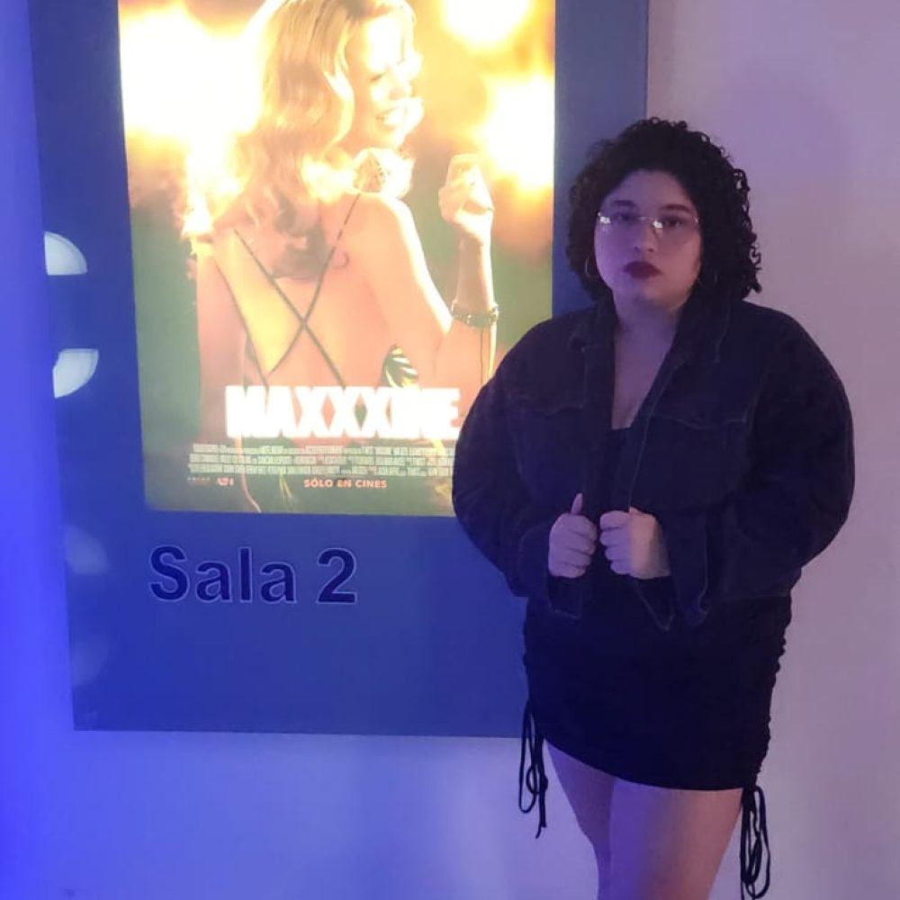 Amante del cine y de la moda reciclable. Quiero hacer un mundo mejor evitando la moda fast
